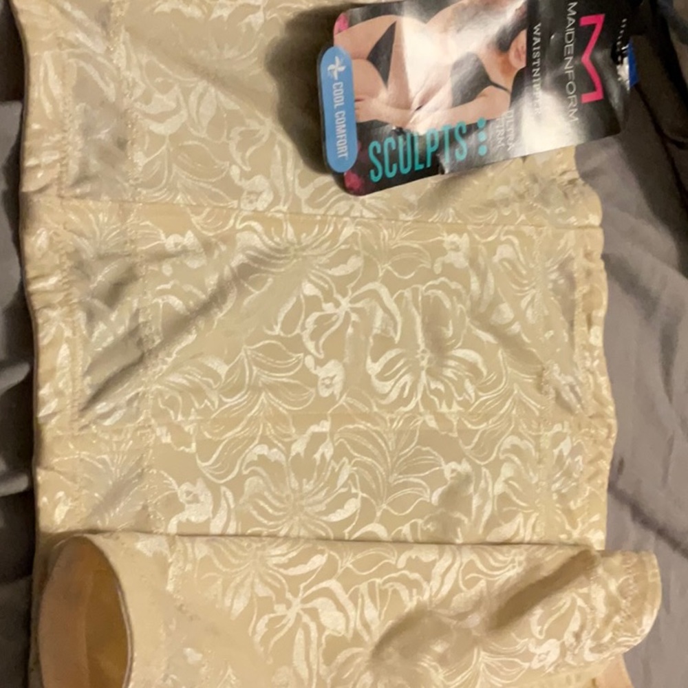 NWT XL Maidenform Waistnipper sculpt